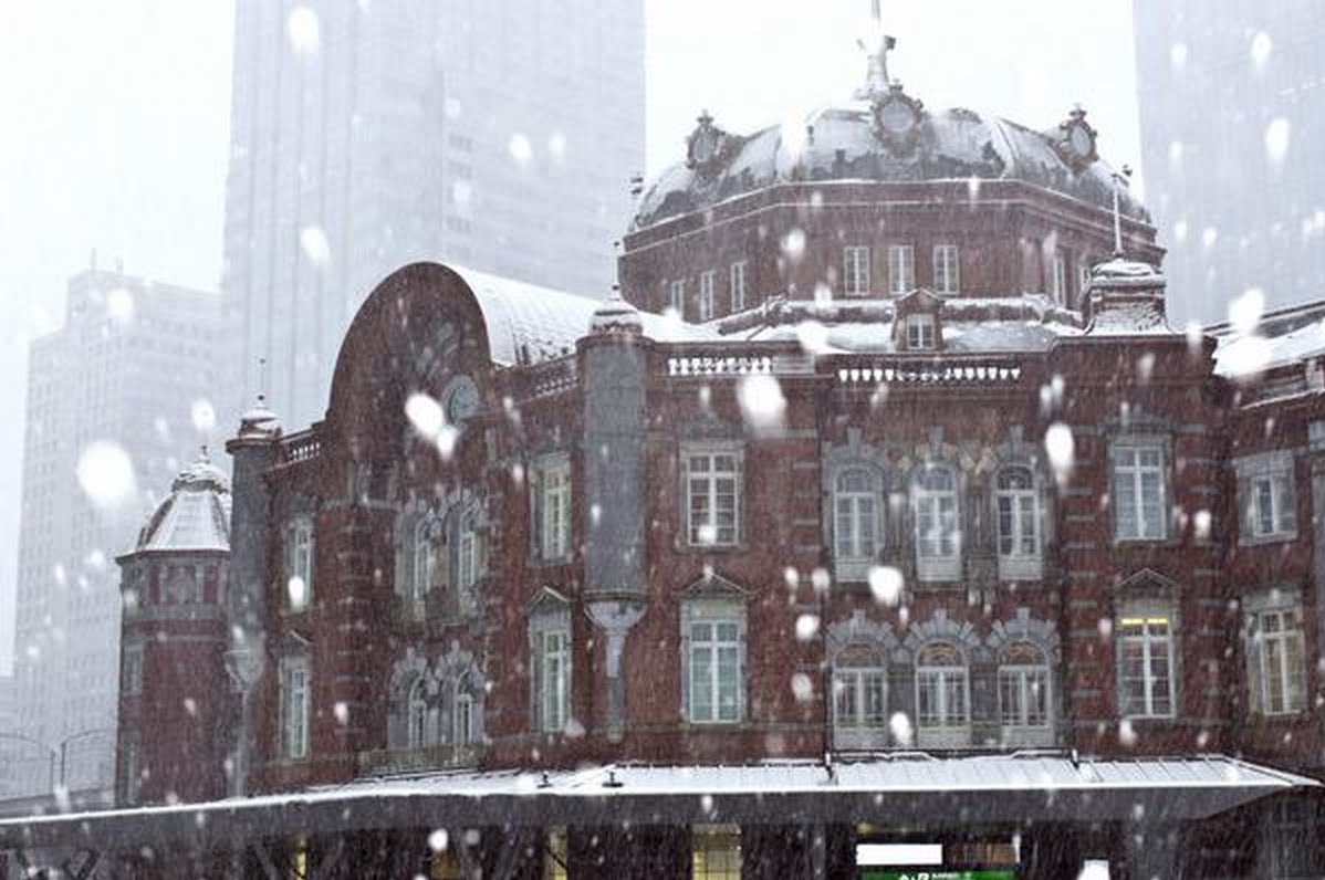 東京は雪だった。