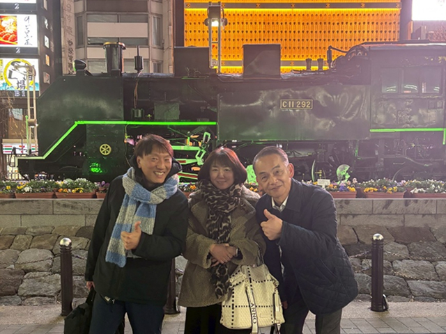 土屋さんと新橋駅前で記念撮影